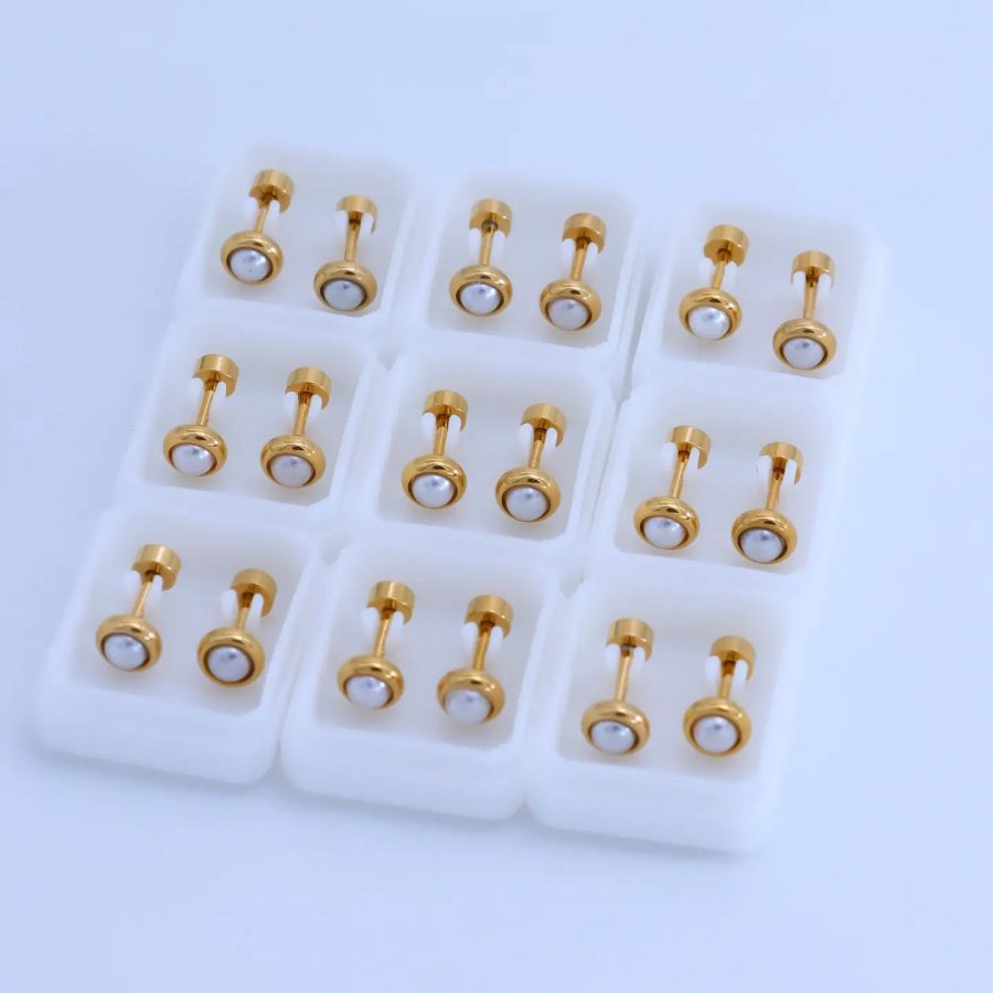 Hypoallergenic & non fade Studs pairs