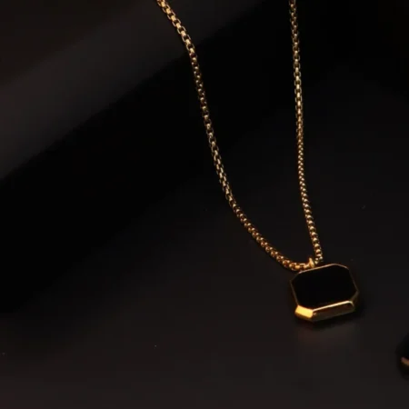 Gold Pendant Necklace