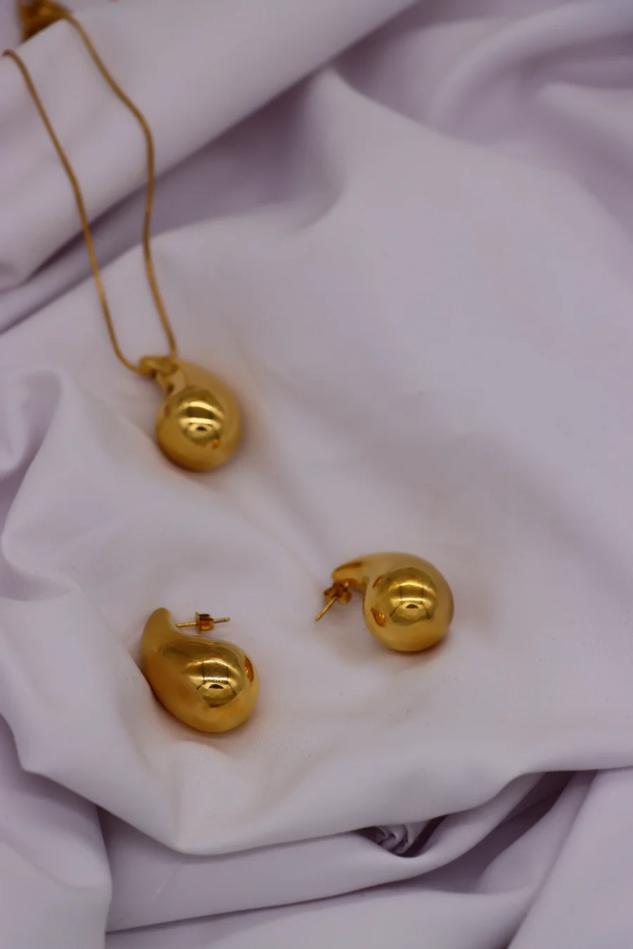Golden Teardrop Elegance Jewelry Set