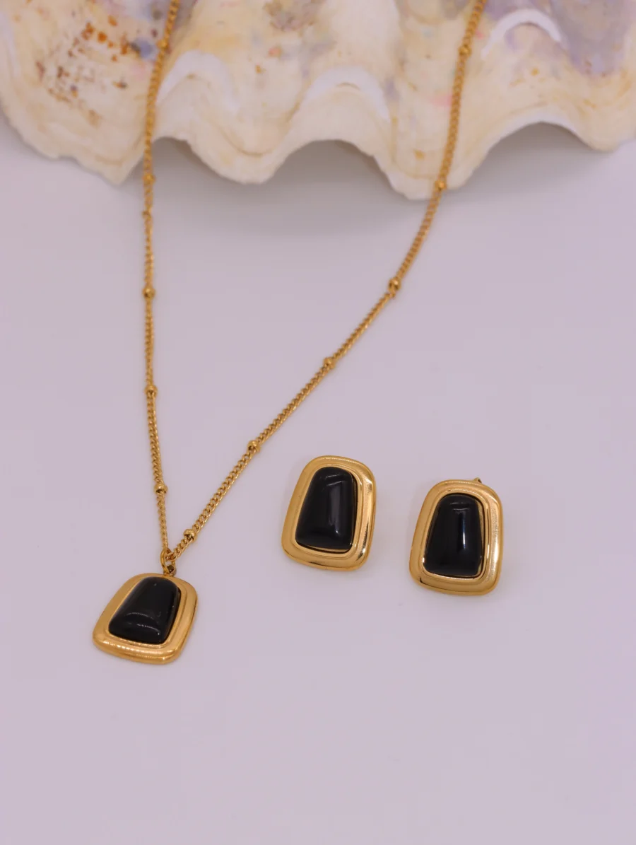 Golden Onyx Elegance Necklace Set