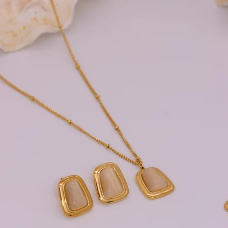 Luminous Petal Gold-Plated Jewelry Set