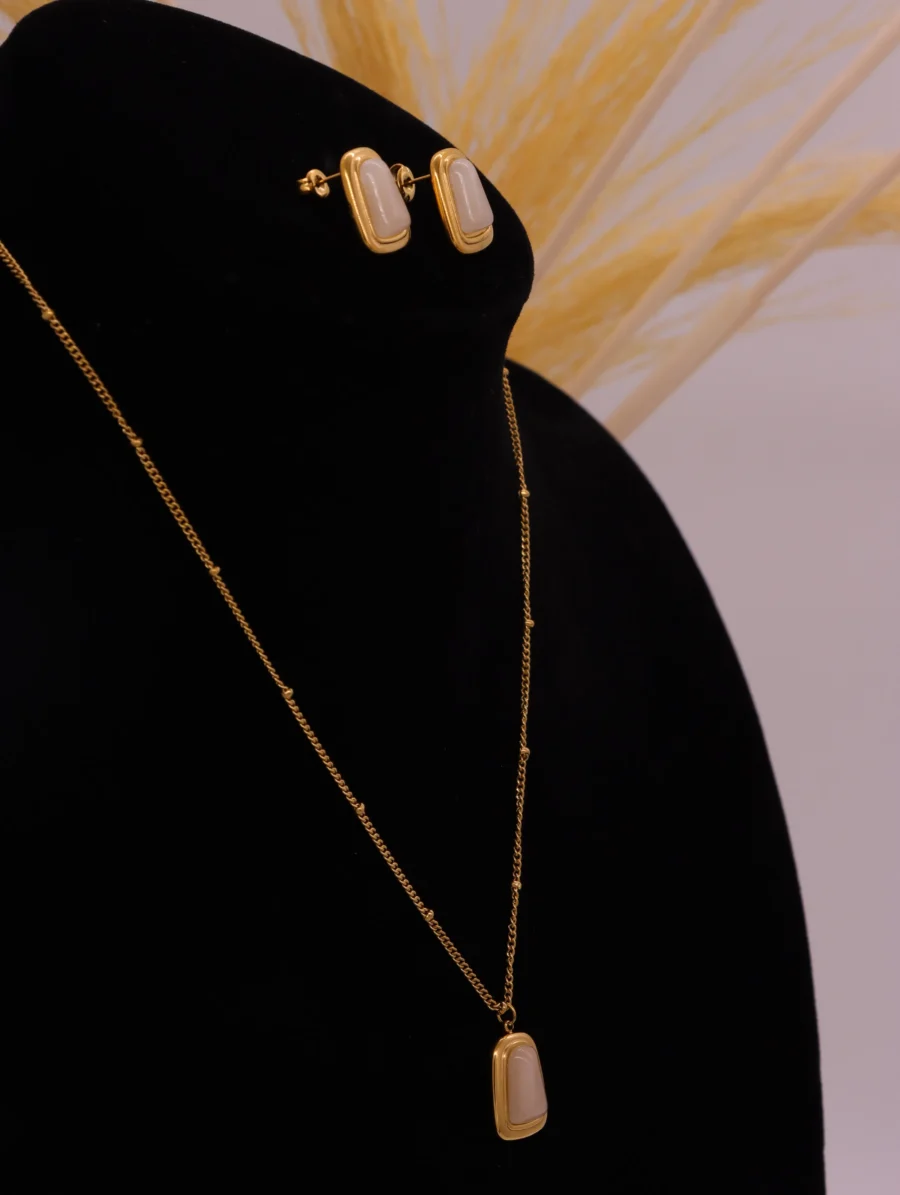 Luminous Petal Gold-Plated Jewelry Set - Image 2