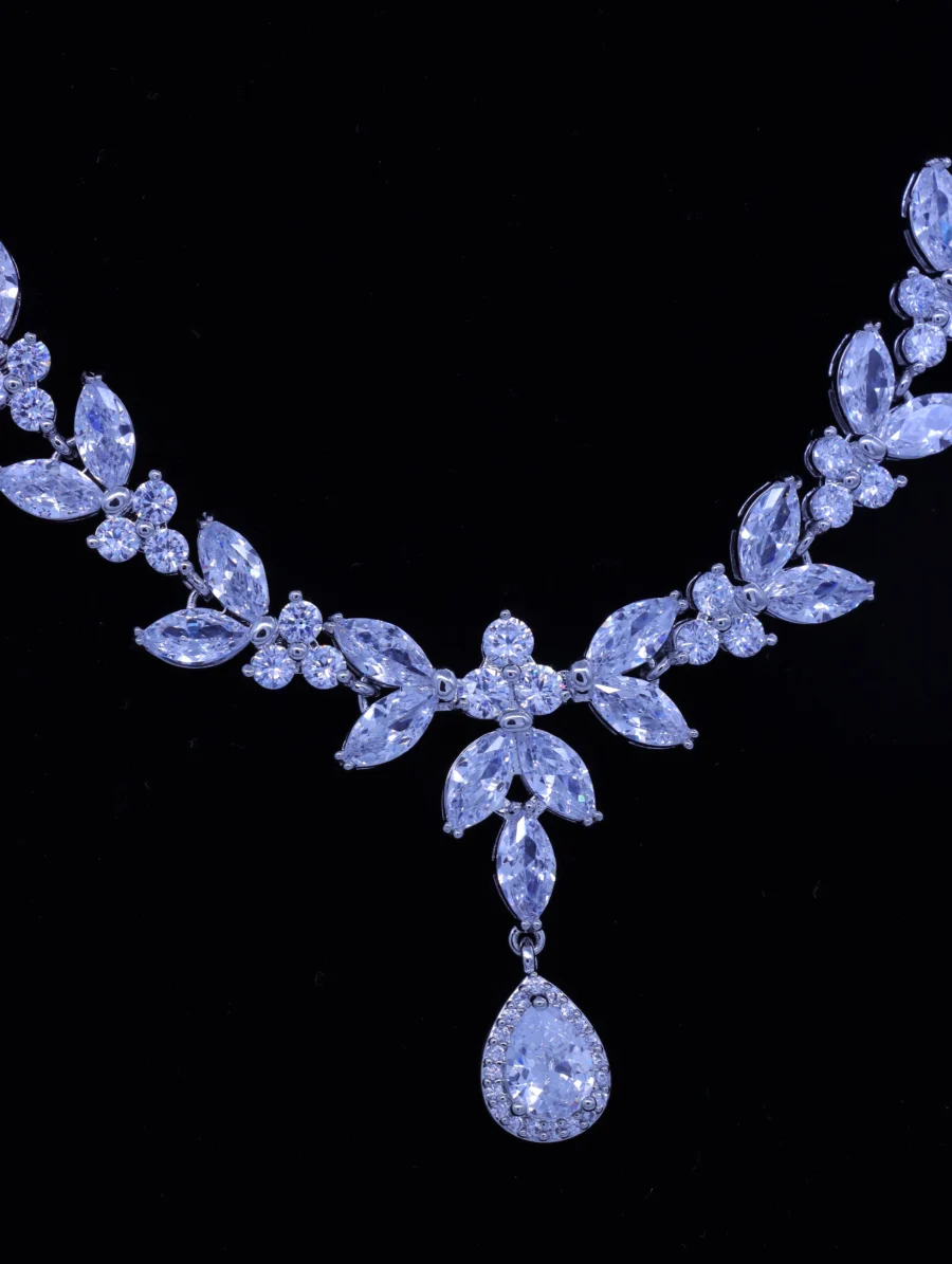 Crystal Garden Elite Three-Piece Jewelry Collection - Image 4