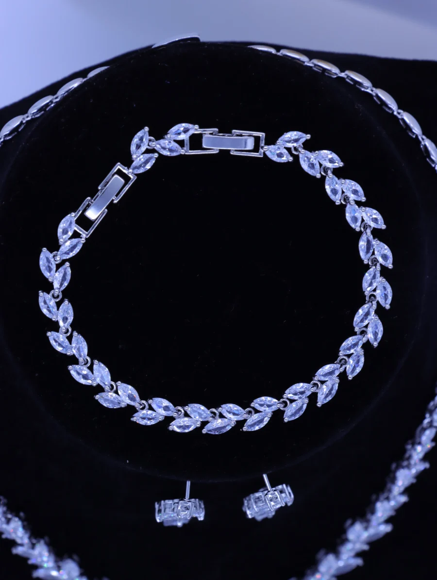 Crystal Garden Elite Three-Piece Jewelry Collection - Image 9