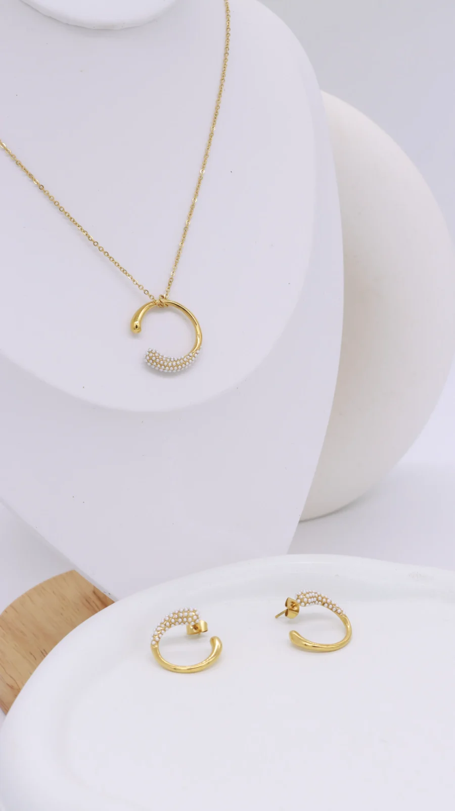Pearl Crescent Moon Jewelry Set - Image 4