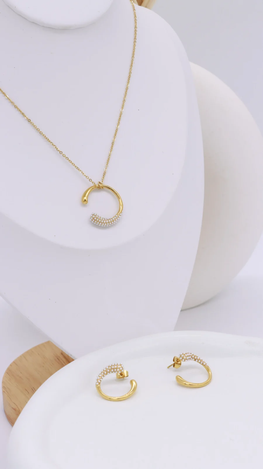 Pearl Crescent Moon Jewelry Set - Image 3