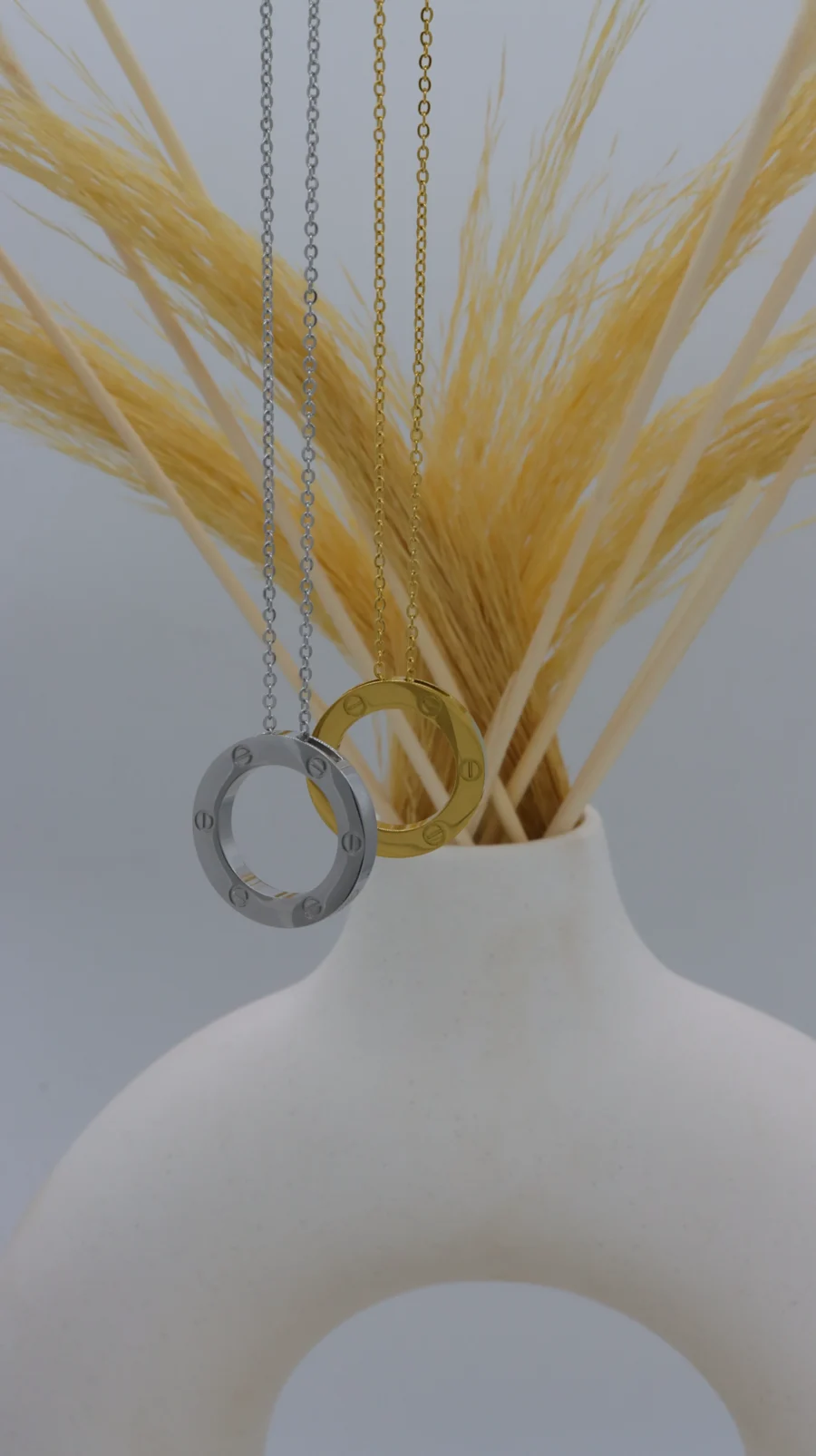 Iconic Circle Pendant Necklace Set - Image 3