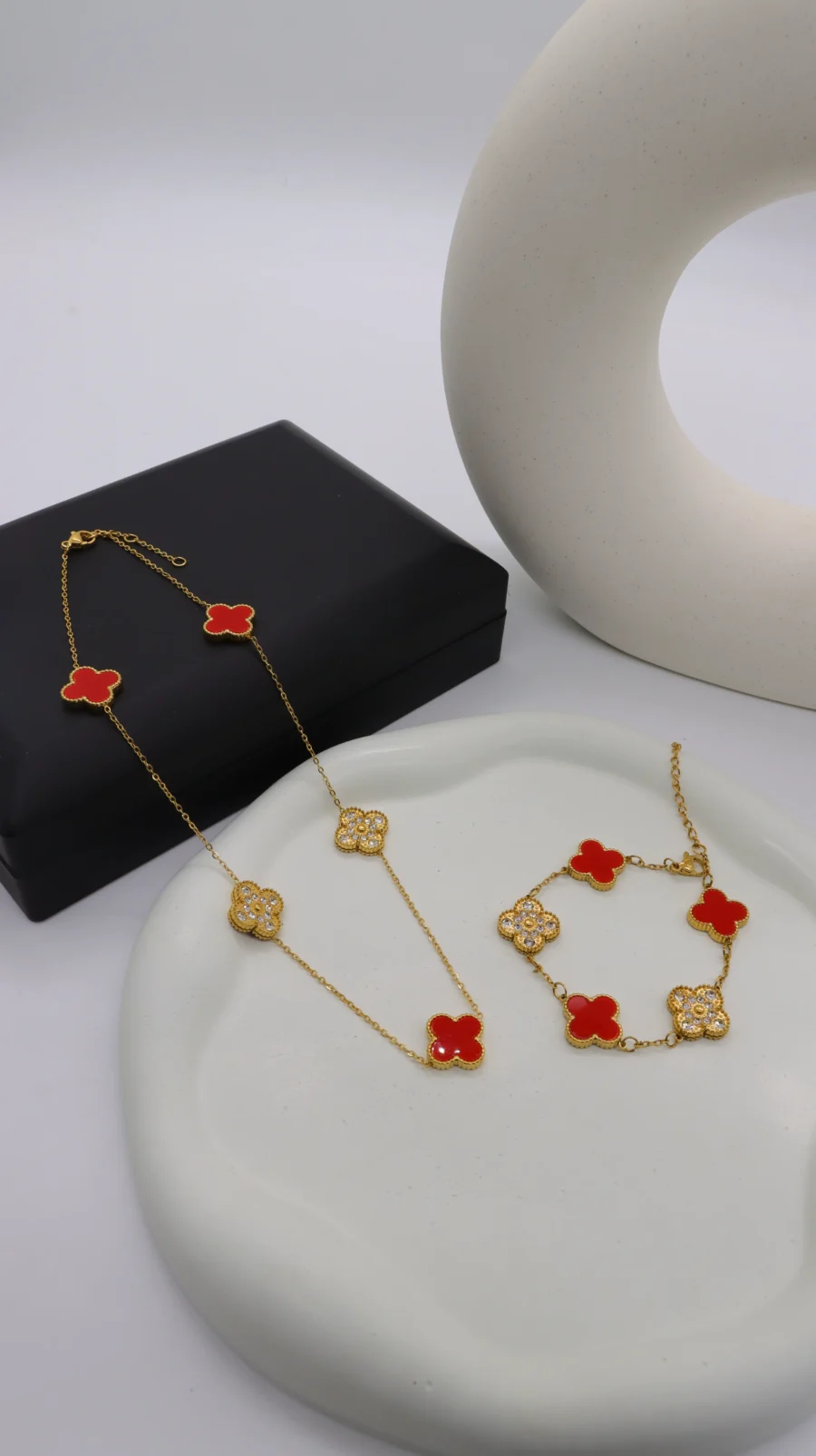 Luxury Clover Station Jewelry Set - Image 3