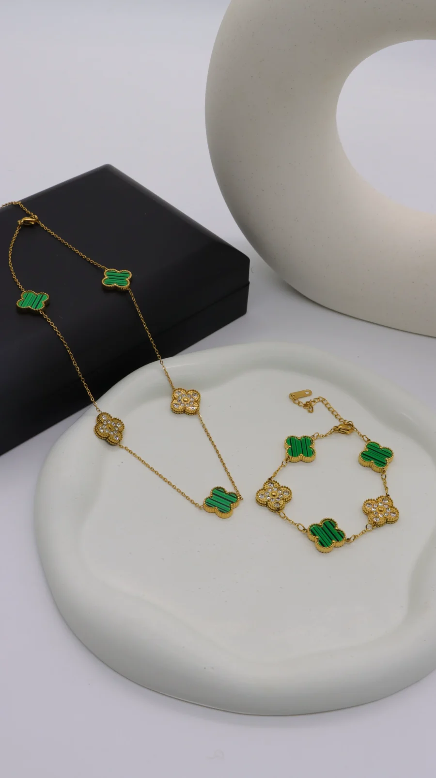 Luxury Clover Station Jewelry Set - Image 4