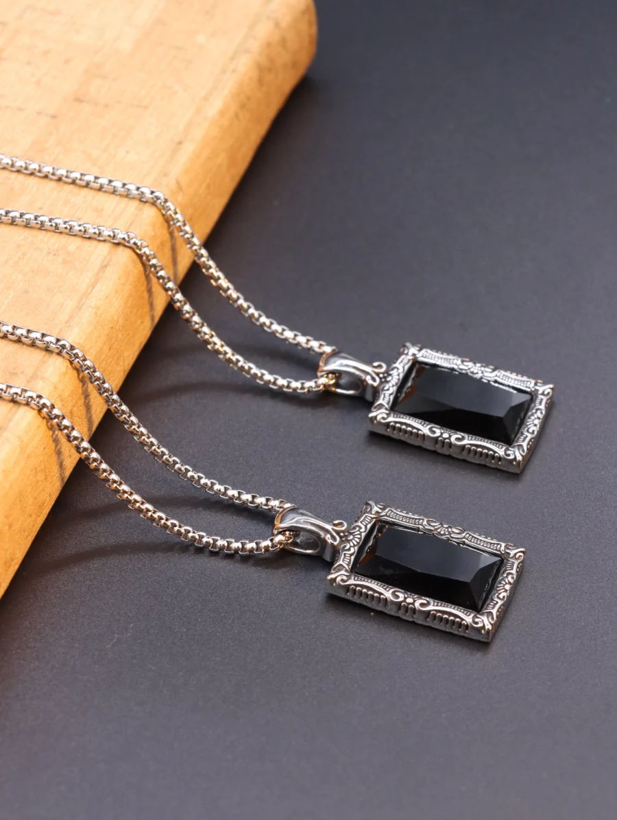 Vintage Onyx Pendant Necklace - Image 3