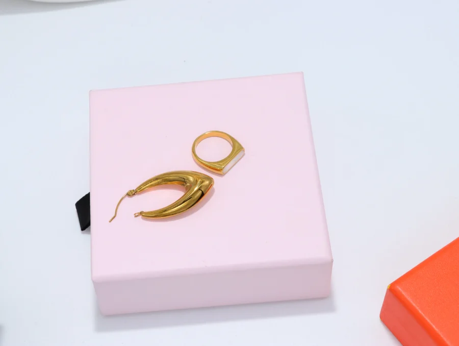 Luxe Golden Geometry Jewelry Set - Image 12