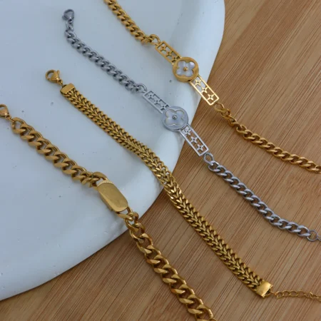 Clover Elegance & Cuban Chain Bracelets